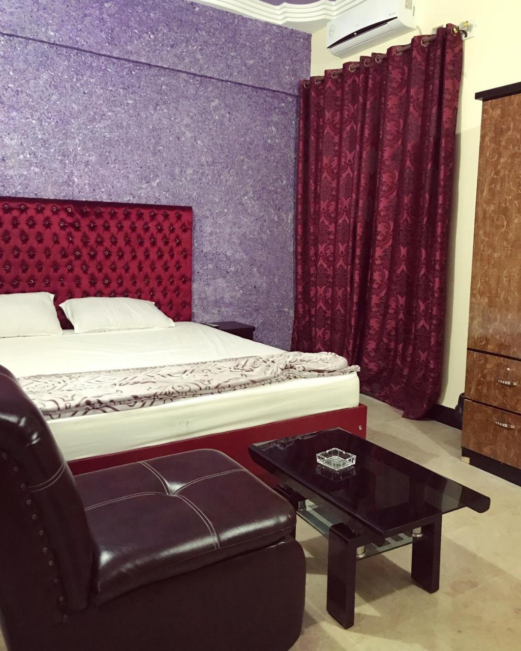 Hotel Second Home Karachi Exteriör bild