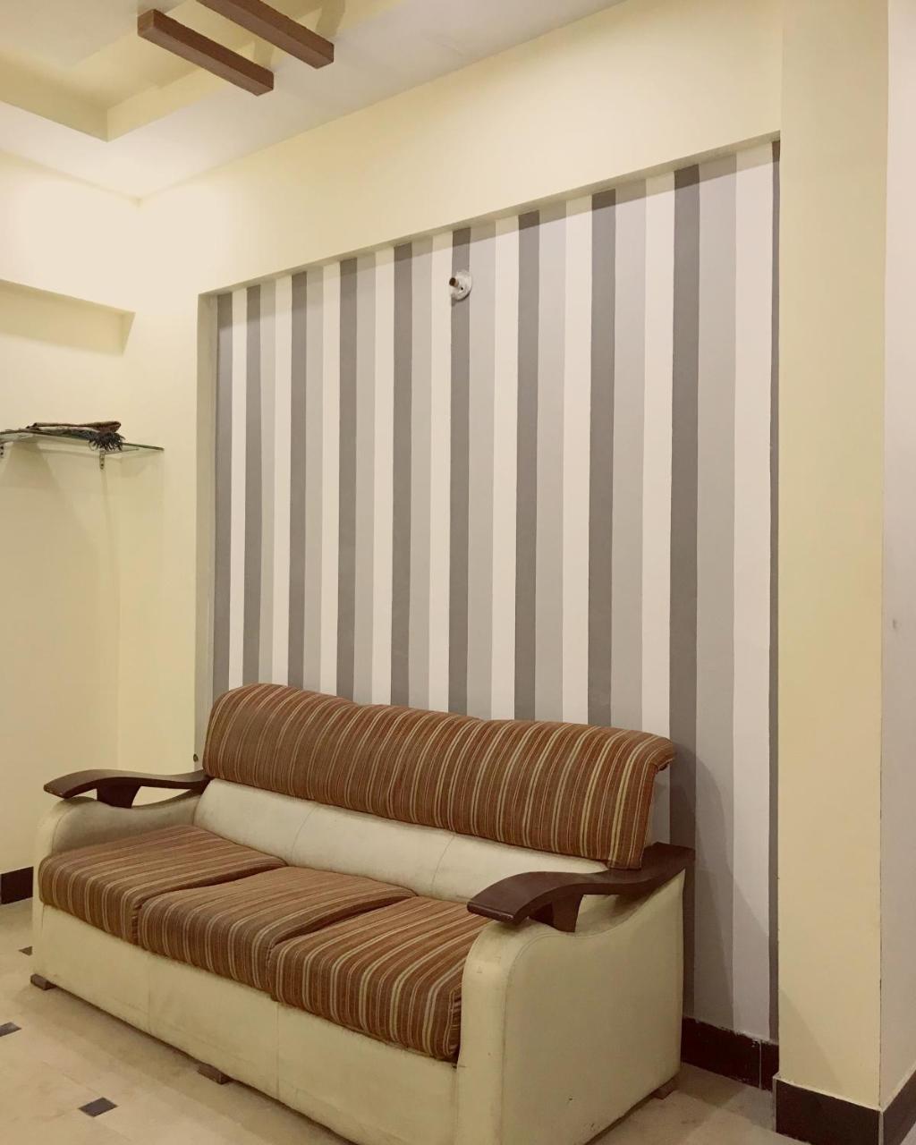 Hotel Second Home Karachi Exteriör bild