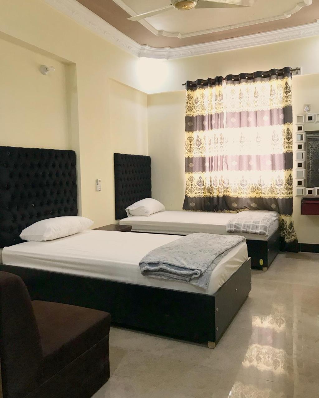 Hotel Second Home Karachi Exteriör bild