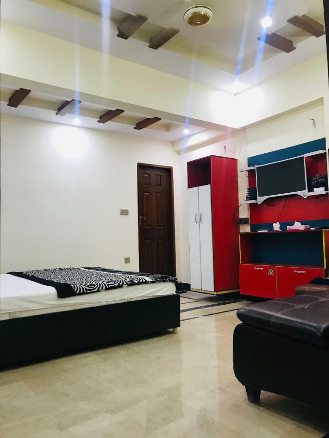 Hotel Second Home Karachi Exteriör bild
